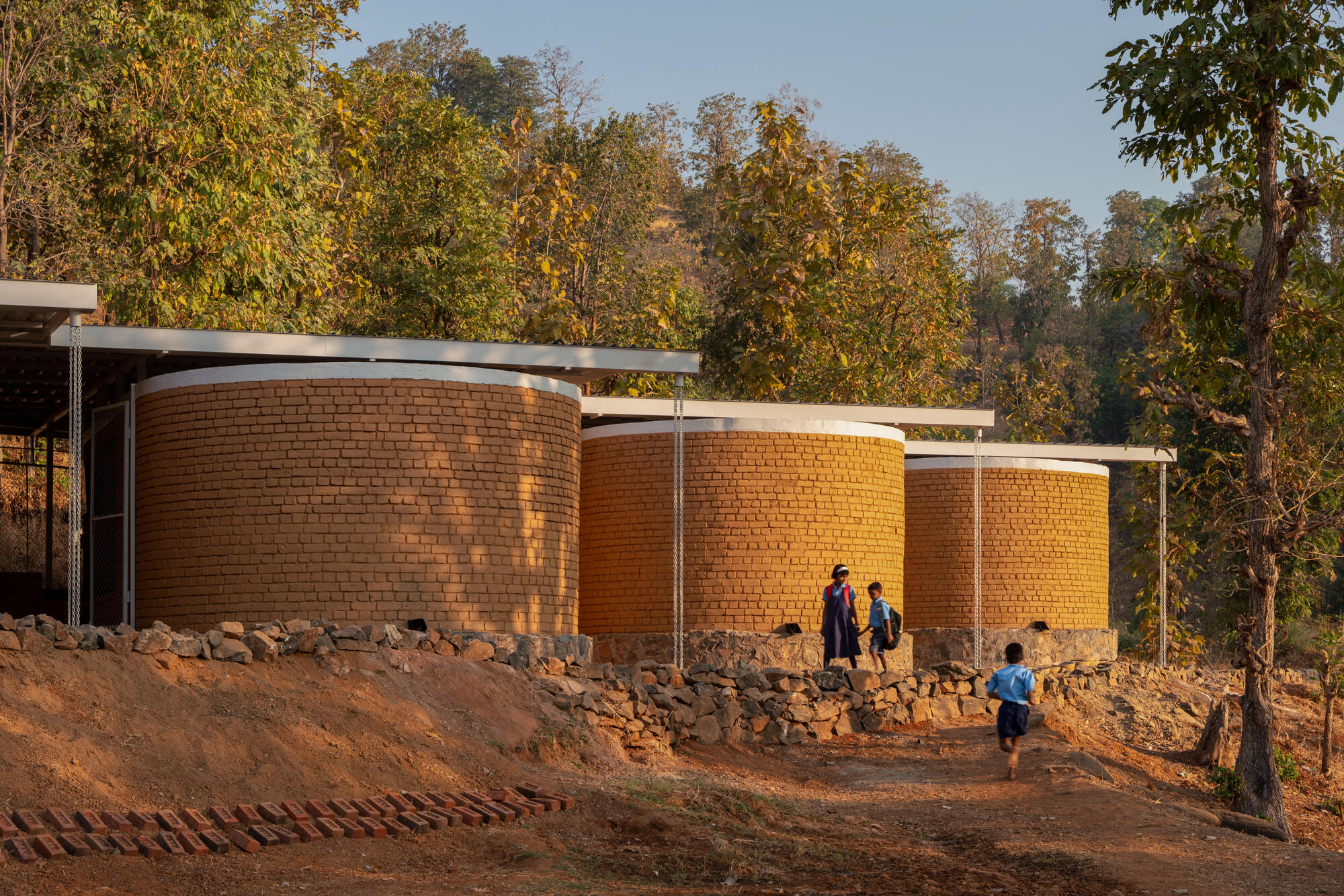 Hiwali School / pk_iNCEPTiON