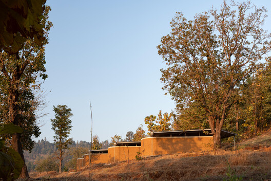 Escola Hiwali / pk_iNCEPTiON - Imagem 17 de 28