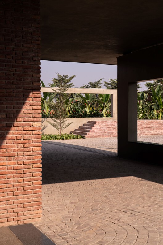 The Sanctum House / RENESA Architecture Design Interiors Studio - Image 10 of 36