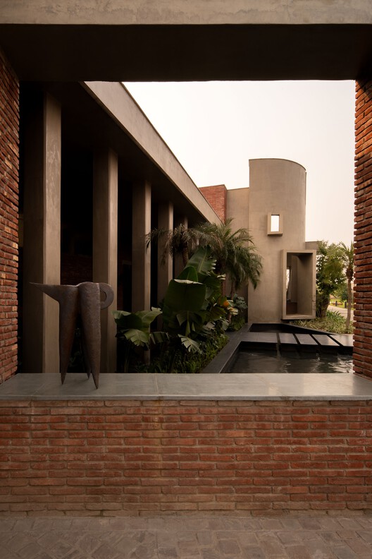 The Sanctum House / RENESA Architecture Design Interiors Studio - Image 11 of 36