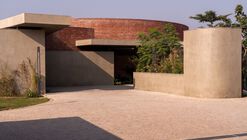 The Sanctum House / RENESA Architecture Design Interiors Studio