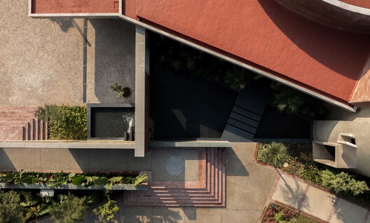 The Sanctum House / RENESA Architecture Design Interiors Studio - Image 15 of 36