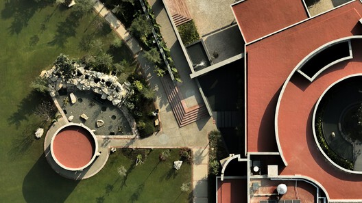 The Sanctum House / RENESA Architecture Design Interiors Studio - Image 17 of 36