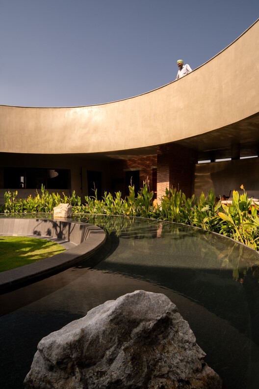 The Sanctum House / RENESA Architecture Design Interiors Studio - Image 23 of 36