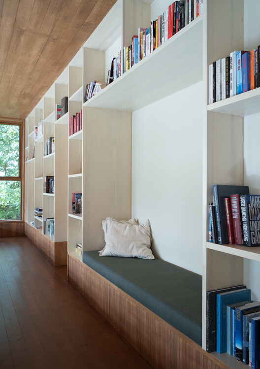 Villa Asknäs / Reppen Vilson Villa Asknäs / Reppen Vilson - Interior Photography, Shelving, Wood, Glass