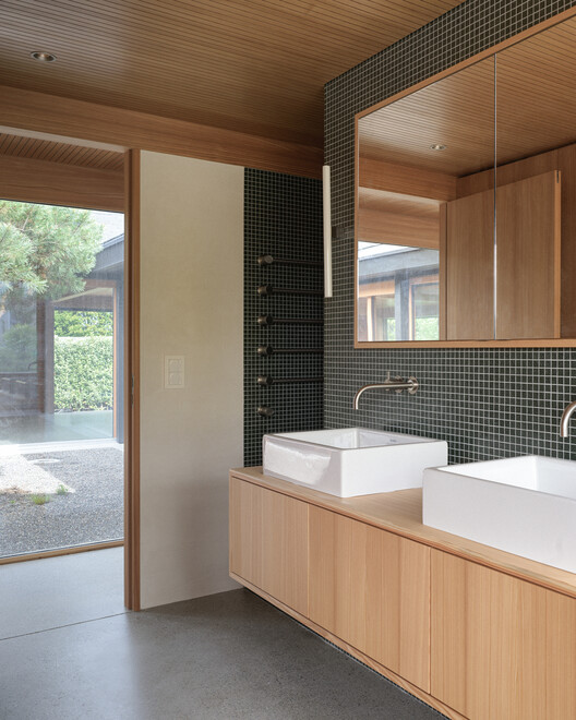 Casa Sunnehaldenstrasse / DHPA Casa Sunnehaldenstrasse / DHPA - Fotografia de Interiores, Banheiro, Madeira, Pia, Bancada, Vidro