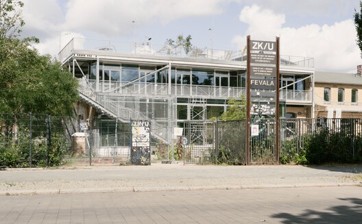 Center for Art and Urbanistics / Peter Grundmann Architekten