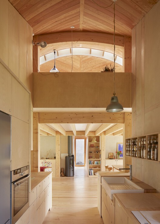 报亭小屋 / arba - 室内图, 厨房, 木头, 梁