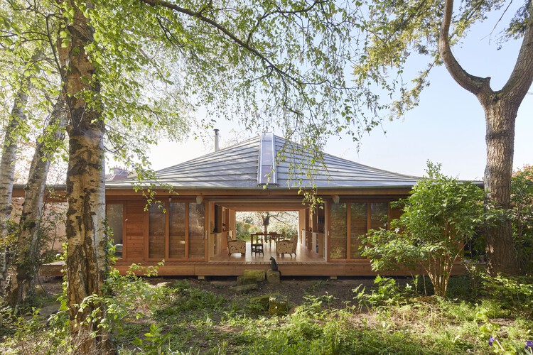 报亭小屋 / arba - 建筑图, 木头, 门