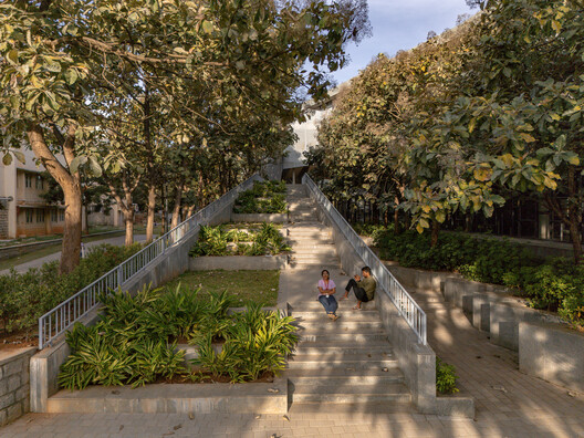 SMVIT Library  / Cadence Architects - Exterior Photography, Garden