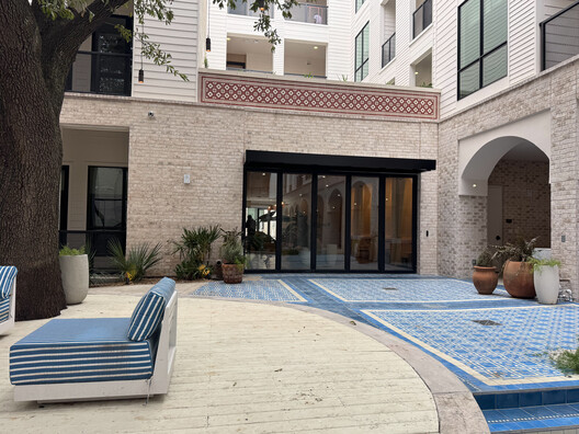 Curb Appeal, Elevated: The Benefits of Custom Aluminum Canopies Curb Appeal, Elevated: The Benefits of Custom Aluminum Canopies - Image 8 of 9