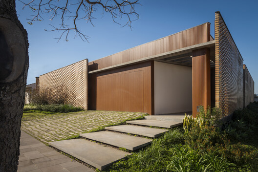 Casa Aura / Presente Estúdio - Imagem 8 de 26