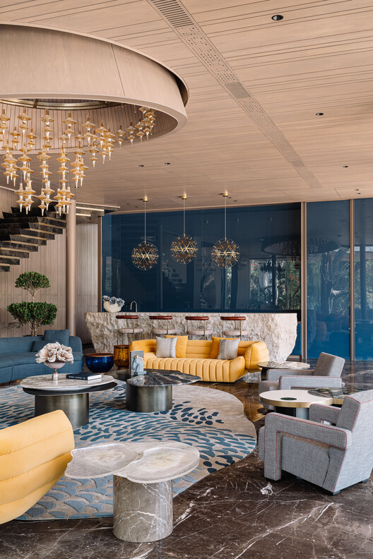 Gathering Grove Residence / R+R Architects - Interior Photography, Living Room, Lighting, Chair