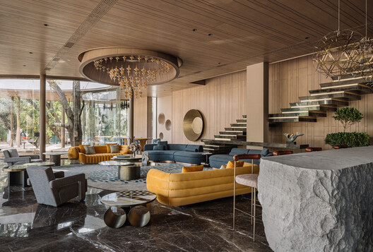 Gathering Grove Residence / R+R Architects - Interior Photography, Living Room, Wood, Lighting, Sofa, Chair