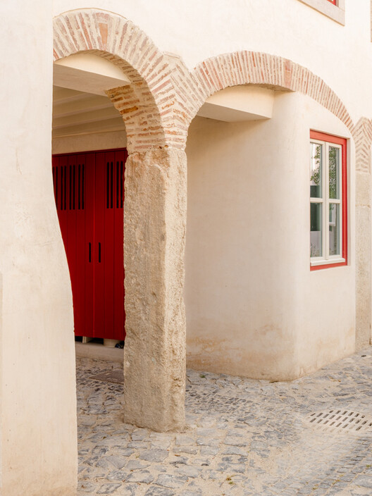  Reabilitação para o Edifício da Rua do Recolhimento 38 / há.atelier - Fotografia de Interiores, Arco, Concreto, Arcada