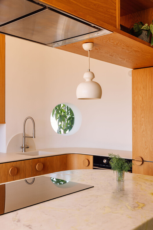 Reforma de Apartamento Mimabão / há.atelier - Fotografia de Interiores, Madeira, Iluminação, Bancada, Cozinha, Pia