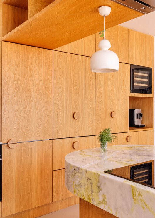 Reforma de Apartamento Mimabão / há.atelier - Fotografia de Interiores, Madeira, Bancada, Cozinha, Iluminação