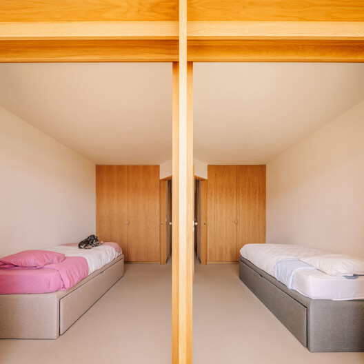 Reforma de Apartamento Mimabão / há.atelier - Fotografia de Interiores, Dormitório, Madeira