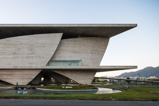 Christian de Portzamparc to Receive the 2026 Créateurs Design Awards Lifetime Achievement Award - Image 4 of 7