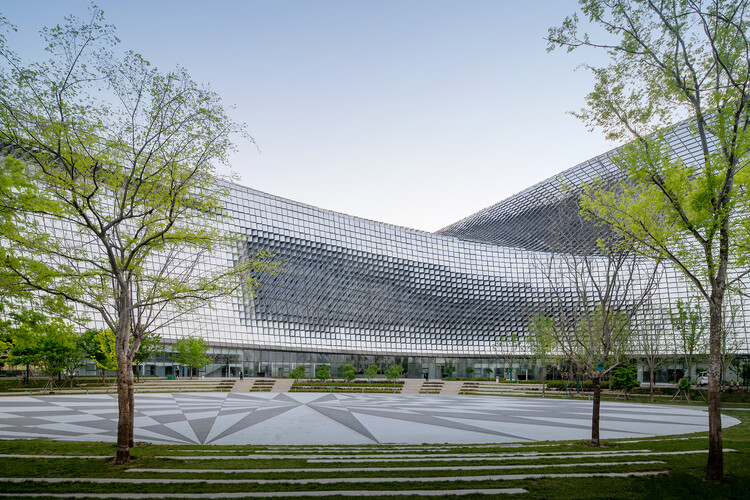 Henan New Province/ TJad Atelier L+ - Museo de fotografía externa