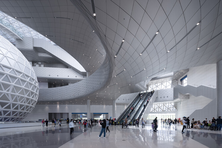 El nuevo Museo Provincial de Ciencias y Tecnología de la Ciencia y Ciencia Provincial de Henan / Tjad Atelier L+
