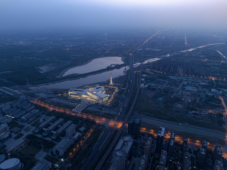 El nuevo Museo Provincial de Ciencia y Tecnología Provincial de Henan / Tjad Atelier L+