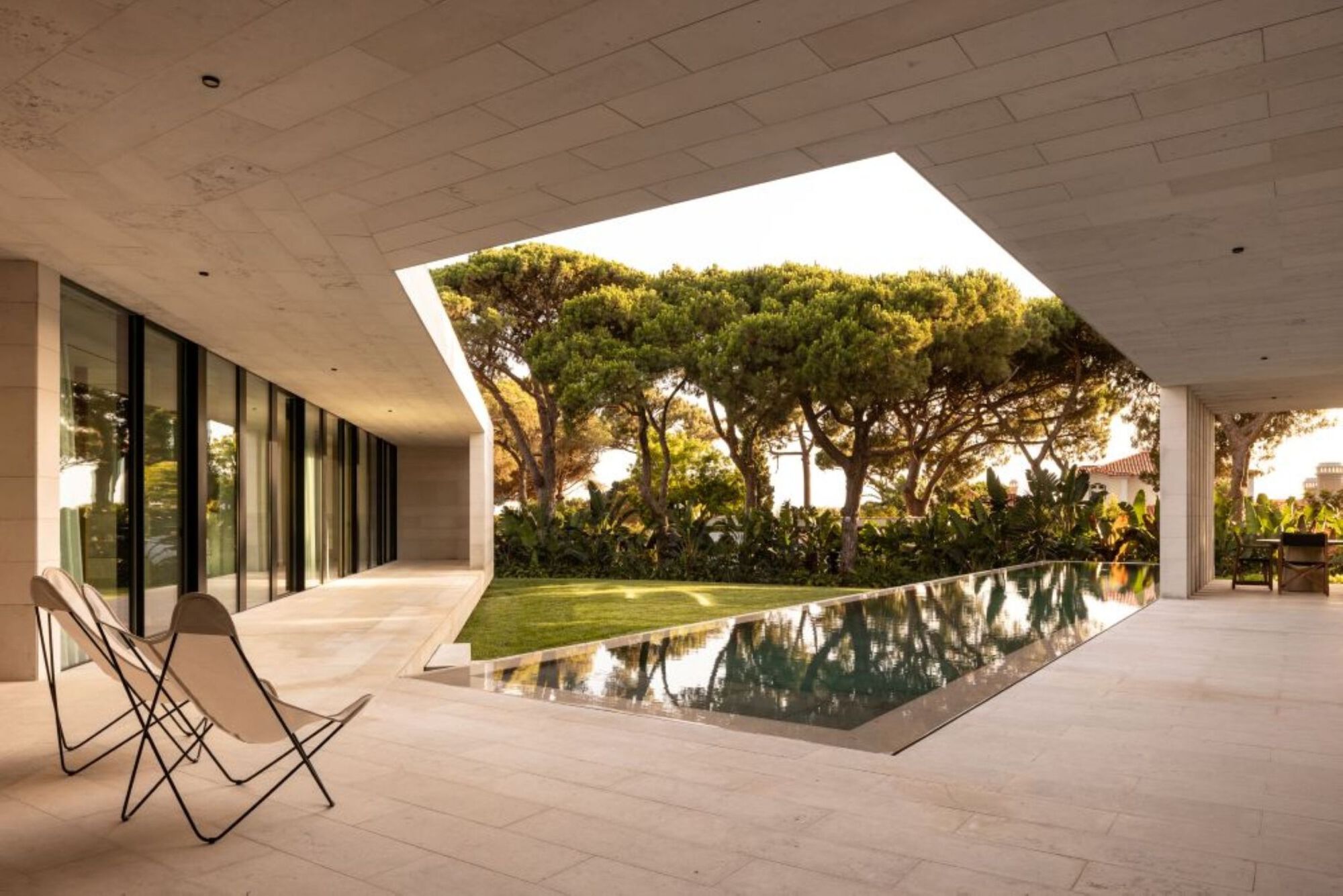 V House / Joao Tiago Aguiar, Arquitectos