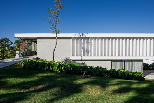 Balance House  / Alexandre Chaguri Arquitetura