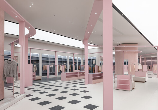 鄂尔多斯乐园店 / waa 未觉建筑 鄂尔多斯乐园店 / waa 未觉建筑 - 室内图, 玻璃