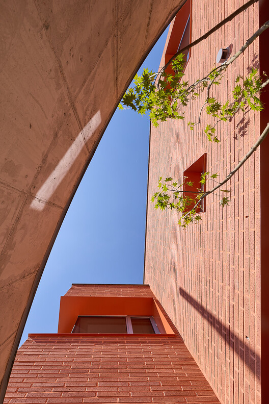 C104-9 House / AEA_Atelier Espace Architectes - Image 9 of 32