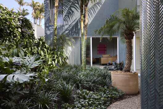 Emerald Sound House / Luigi Rosselli Architects Emerald Sound House / Luigi Rosselli Architects - Exterior Photography, Garden