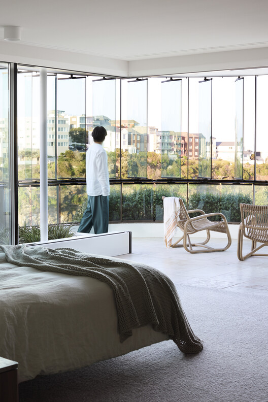 Emerald Sound House / Luigi Rosselli Architects Emerald Sound House / Luigi Rosselli Architects - Interior Photography, Bedroom, Chair, Glass
