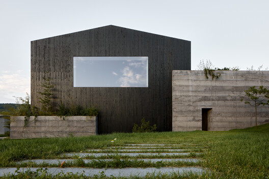 Janošík Headquarters and Showroom / Jakub Janošík