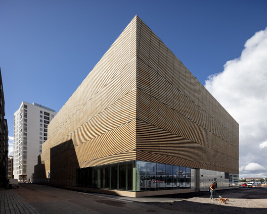 Parking Garages: Antithesis or Opportunity for 21st-Century Urbanism? Parking Garages: Antithesis or Opportunity for 21st-Century Urbanism? - Image 53 of 57