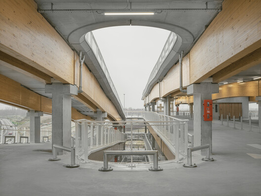 Parking Garages: Antithesis or Opportunity for 21st-Century Urbanism? Parking Garages: Antithesis or Opportunity for 21st-Century Urbanism? - Image 54 of 57