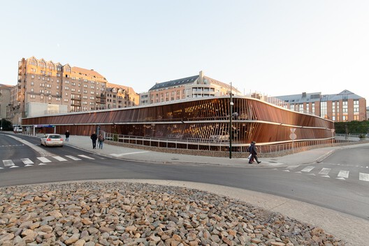 Parking Garages: Antithesis or Opportunity for 21st-Century Urbanism? Parking Garages: Antithesis or Opportunity for 21st-Century Urbanism? - Image 27 of 57