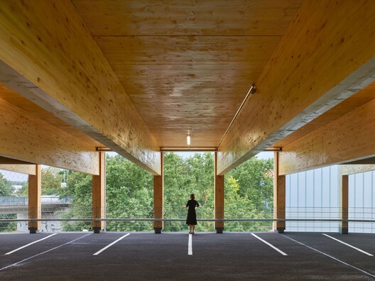 Parking Garages: Antithesis or Opportunity for 21st-Century Urbanism? Parking Garages: Antithesis or Opportunity for 21st-Century Urbanism? - Image 24 of 57