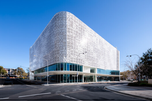 Parking Garages: Antithesis or Opportunity for 21st-Century Urbanism? Parking Garages: Antithesis or Opportunity for 21st-Century Urbanism? - Image 50 of 57