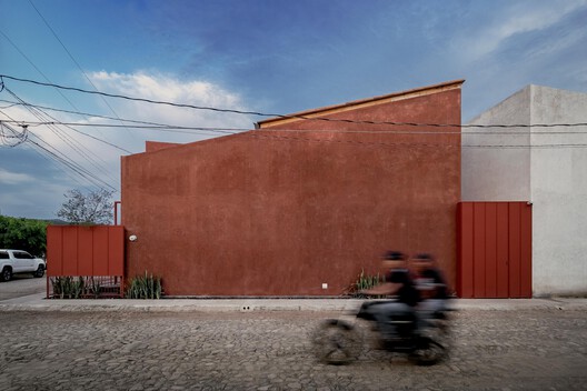 Casa Roja / JDR Arquitectos - Fotografía exterior, Concreto
