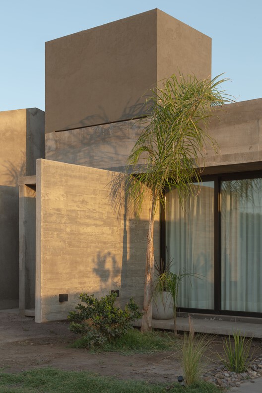 Ringo House / One Plus One Architect - Fotografía exterior, concreto