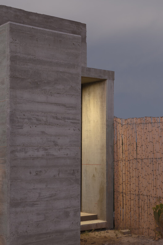 Casa Ringo / UNO MÁS UNO Arquitectos - Fotografía exterior, Concreto