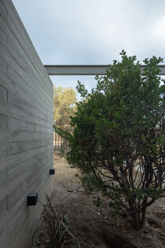 Casa Ringo / UNO MÁS UNO Arquitectos - Imagen 10 de 29