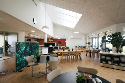 Soldalhus Nursing Home - Sunvalley House / Cubo Arkitekter Soldalhus Nursing Home - Sunvalley House / Cubo Arkitekter - Interior Photography, Dining room, Chair, Table, Lighting, Glass