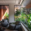 Bhurat/Cadence Architects for Living - Fotografía interior, sala de estar, sillas