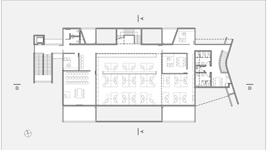 Edificio Administrativo de la Universidad Estatal de Maringá y Agencia Bancaria  / Verri & Galvão Arquitetos - Imagen 12 de 15