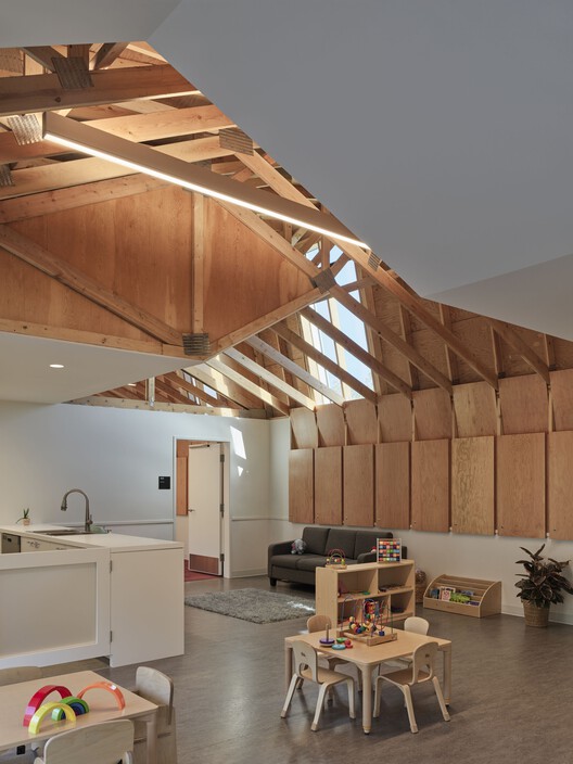 'sʔitwənx UBC Okanagan Child Care / Public Architecture + Design  - Interior Photography, Kitchen, Wood, Lighting, Beam