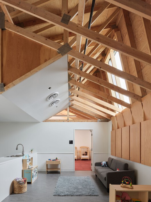 'sʔitwənx UBC Okanagan Child Care / Public Architecture + Design  - Interior Photography, Wood, Lighting, Beam