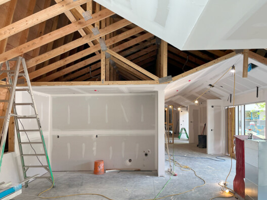 'sʔitwənx UBC Okanagan Child Care / Public Architecture + Design  - Interior Photography, Wood, Lighting, Beam