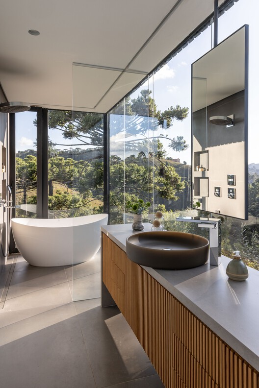 Tikira House / Shinagawa Arquitura - Fotografía interior, baño, bañera, encimera, Tarajas, vidrio