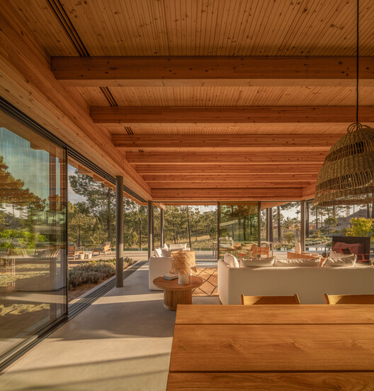 Residencia CR / Jacobsen Arquitetura Residencia CR / Jacobsen Arquitetura - Fotografía interior, Madera, Fijación Vigas